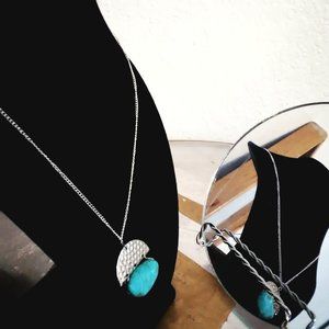 Native Turquiose Stone Necklace 14 inches